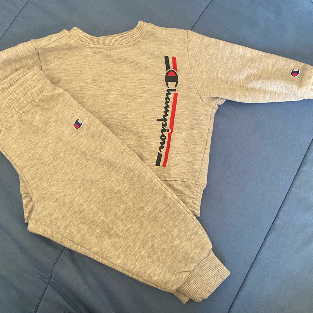 Champion two piece set.🚨SOLD🚨